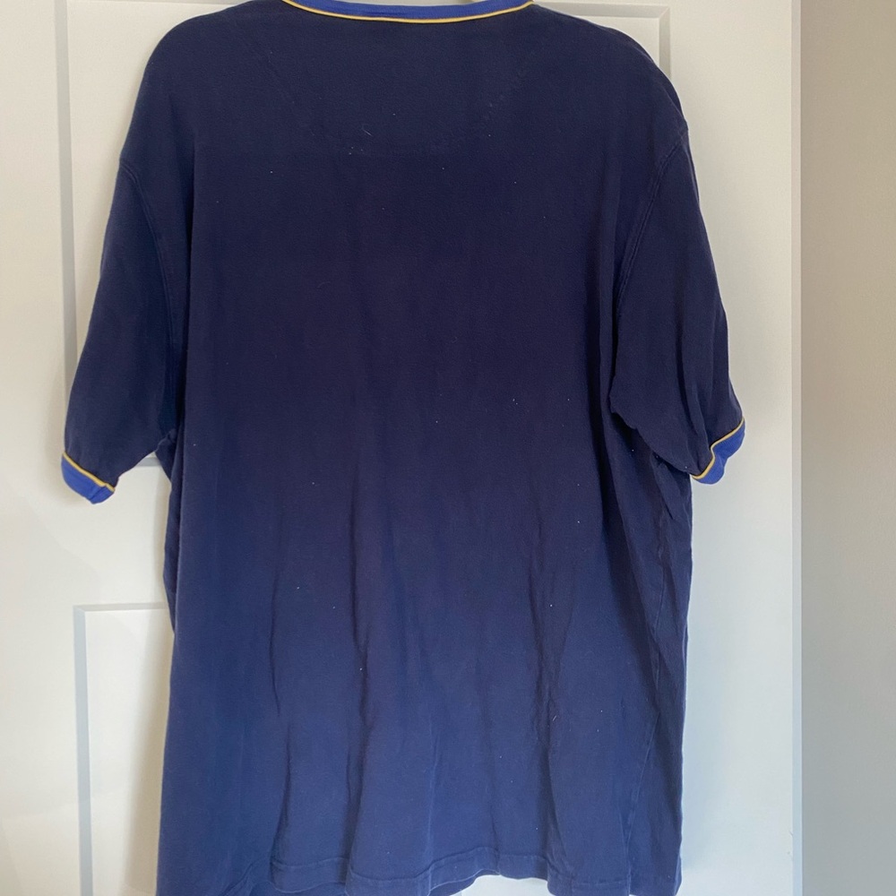 Vneck tee - Picture 3 of 5